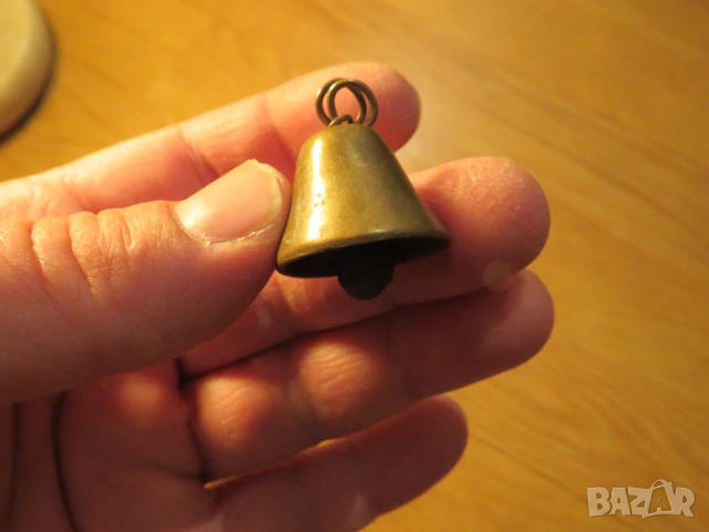 Малко бронзово звънче хлопка чан  - приятен звън и красота за теб и твоята колекция , снимка 2 - Антикварни и старинни предмети - 50678281