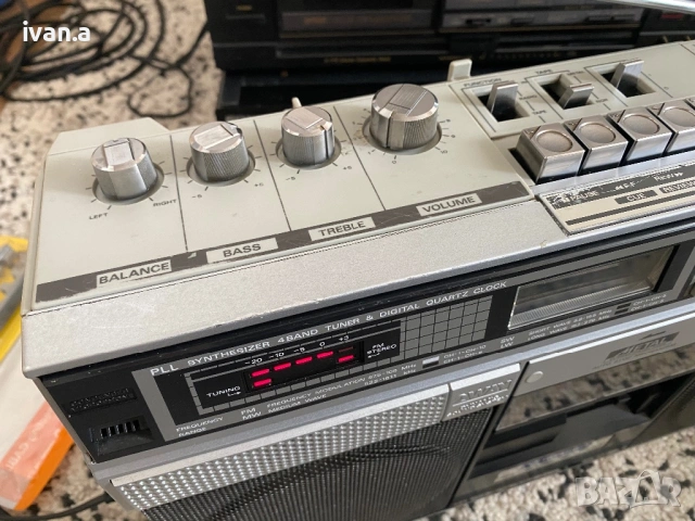 Hitachi TRK-7990E, снимка 3 - Радиокасетофони, транзистори - 54356534