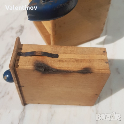 Старинна мелница за кафе , снимка 6 - Антикварни и старинни предмети - 51974046