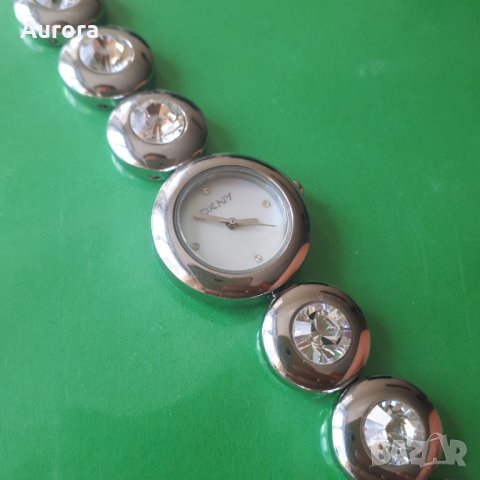 DKNY часовник с камъни Swarovski, снимка 4 - Дамски - 30402306