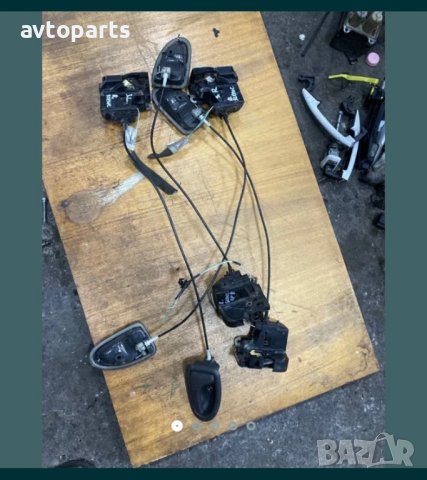 Renault scenic 2000година брави врати