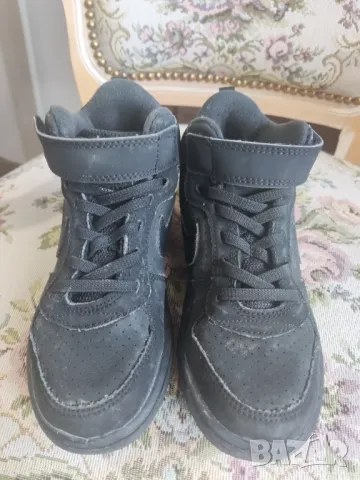 Оригинални Nike Court Borough Mid, снимка 2 - Детски маратонки - 49754766