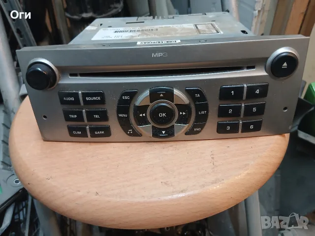 Авторадио със CD за Пежо 407 96 606 476 77 / 9660647677