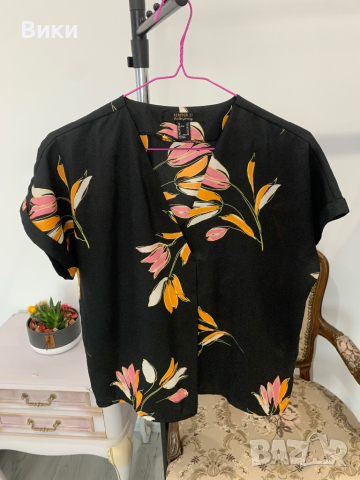 Елегантна блуза в размер XS, снимка 4 - Тениски - 44607394