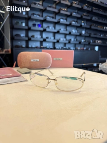 очила с черен обикновен калъф и Ув защита prada gucci miu miu , снимка 17 - Слънчеви и диоптрични очила - 52509061