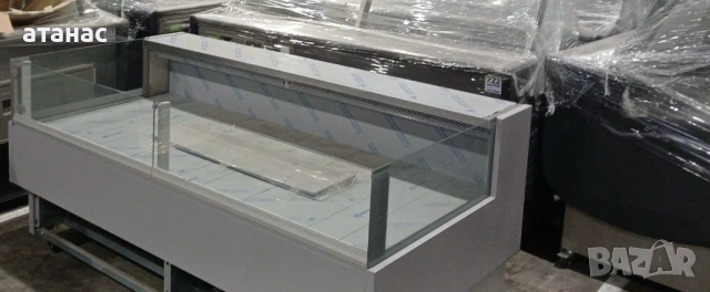 Италиянска Витрина 2 бр чисто нова Подходяща за магазин 