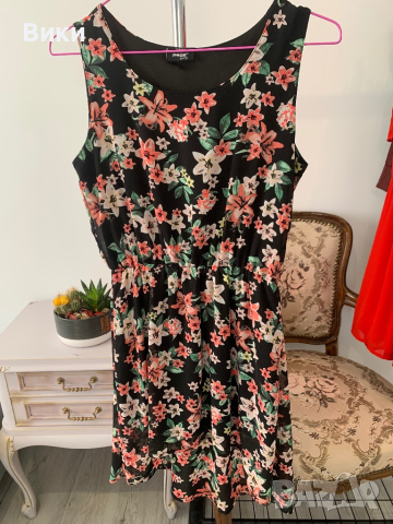 Асиметрична рокля 12-14г ръст 158-164 подходяща за размер XS, снимка 5 - Рокли - 44687429