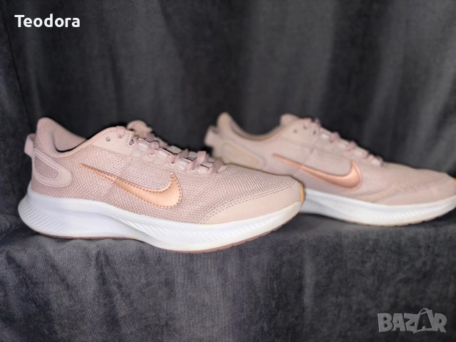 Спортни маратонки Nike, снимка 2 - Маратонки - 54184154