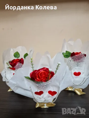 Вечна роза от сатен- подарък за св. Валентин, 8 март и всеки един празник, снимка 1