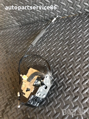 Заключващ механизъм за задна дясна врата за Nissan Murano 3.5 (2004-2007)