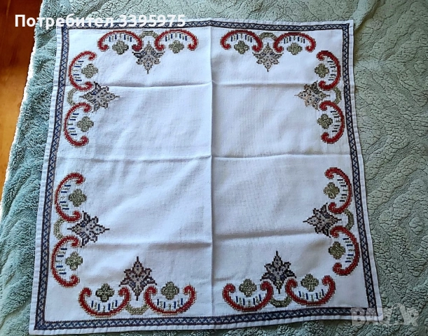 Винтидж ръчно бродирана покривка за маса (България, 60-те г)