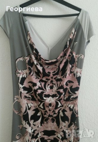 Красива сива рокля с ефектен принт и гръцко деколте, снимка 1