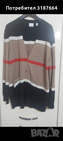 Burberry оригинална жилетка, снимка 3 - Жилетки - 52447159