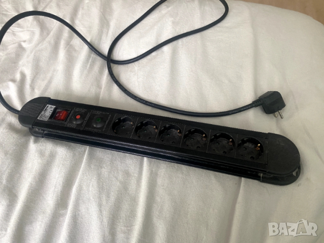 Разклонител HAMA с 6 гнезда 1.5 метра, снимка 2 - Друга електроника - 53029914