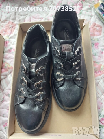 Кожени детски обувки 