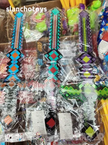 Меч, пистолет или брадва на Майнкрафт, снимка 10 - Играчки за стая - 47688738