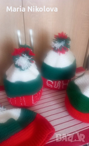 Предлагам красиви шапки с трикольор, снимка 2 - Шапки - 53324511