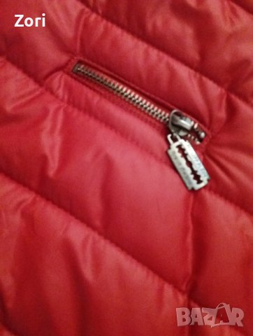 ОРИГИНАЛНО червено яке с подвижна качулка с естествен косъм, снимка 4 - Якета - 42743771