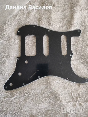 Нов пикгард за Fender Stratocaster – Made in Mexico