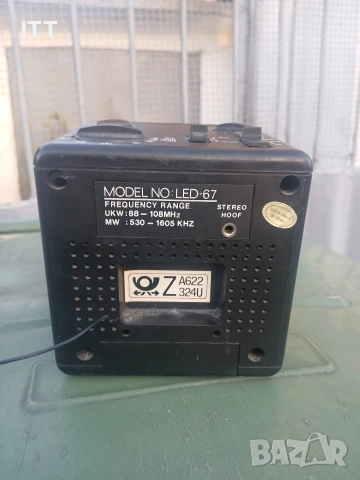 Продавам винтидж радио будилник (Supertech Cube ), снимка 4 - Радиокасетофони, транзистори - 53910555