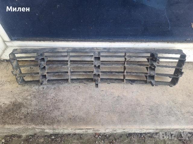 Централна Решетка Във Предната Броня Audi A6 C5 1998-2004 Година Ауди А6 Ц5 , снимка 2 - Части - 51778580