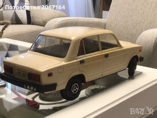 Голям модел на Лада  в мащаб 1:8, снимка 5 - Колекции - 51725257