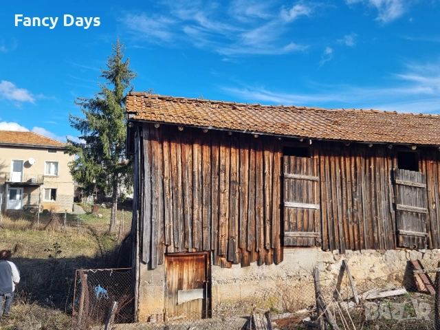 Продава се къща(на калкан) с плевня и 300 кв.м двор, снимка 16 - Къщи - 52511264