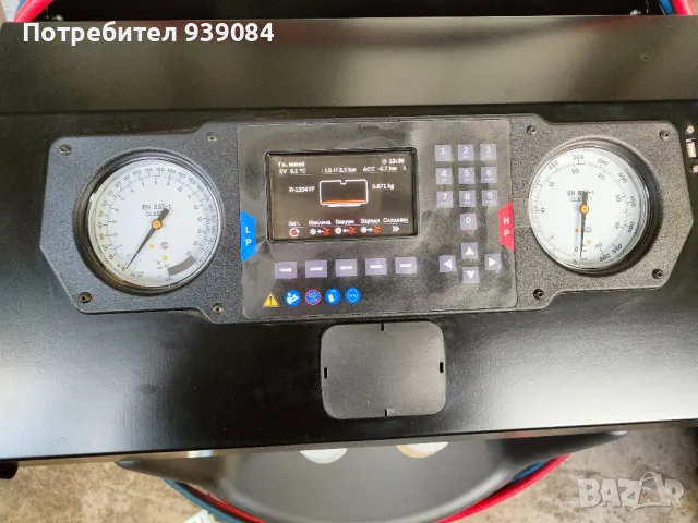 Машина ROBINAIR за зареждане на автоклиматици с фреон r1234 с българско меню , снимка 3 - Индустриална техника - 48922135