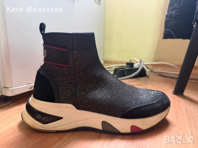 Обувки LIU JO, снимка 2 - Дамски ежедневни обувки - 52571493