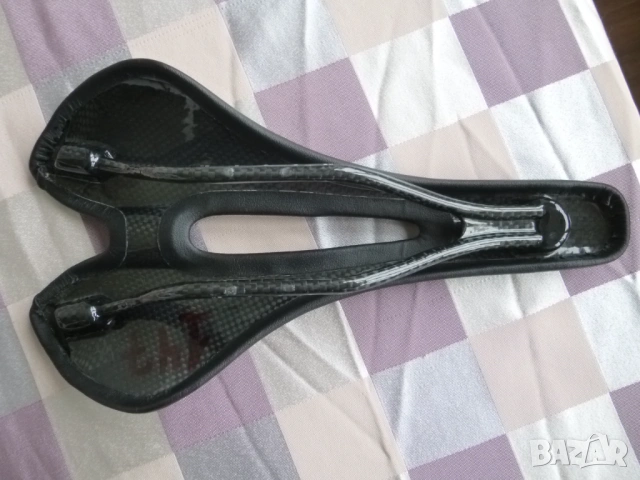 Карбонова седалка Specialized romin evo -147грама, снимка 2 - Аксесоари за велосипеди - 53960369
