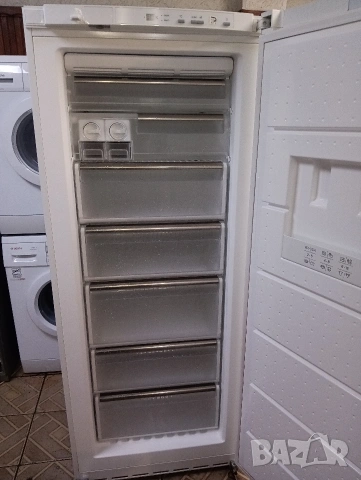 XXL огромен вертикален фризер с ледогенератор Сименс Siemens Made in Germany 2 години Гаранция!, снимка 7 - Фризери - 53363599