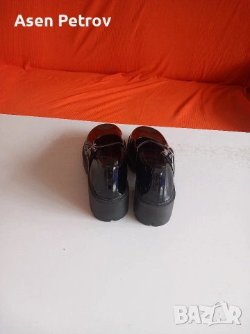 дамски обувки лачени 42 номер, снимка 2 - Дамски ежедневни обувки - 54065577