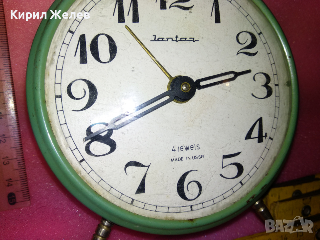 JANTAR MADE in USSR Стар КОЛЕКЦИОНЕРСКИ РУСКИ БУДИЛНИК МЕХАНИЧЕН НАСТОЛЕН ЧАСОВНИК ЯНТАР СССР 42279, снимка 11 - Антикварни и старинни предмети - 44549353
