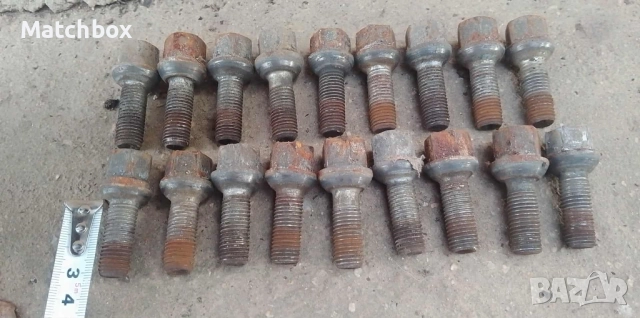 Болтове за Мерцедес 124, снимка 3 - Части - 41487996