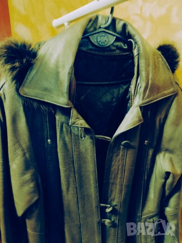 Елегантно дамско кожено яке маслено зелено– естествена кожа