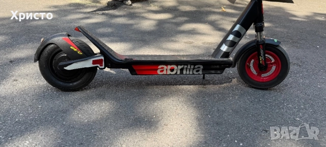 Електрическа тротинетка Aprilia ESR2 Evo, 500W, Автономност 50 км , снимка 7 - Мотоциклети и мототехника - 51692123