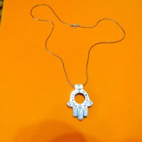 Старинен сребърен Амулет и сребърно синджирче, мощен символичен амулет - ръката на Фатима, символ Ха, снимка 2 - Колиета, медальони, синджири - 38604797