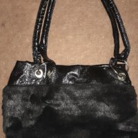 Черна чанта , снимка 1 - Чанти - 30835122