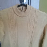 Жълта вълнена блузка с подарък жълто поло Гучи р-р S, снимка 2 - Блузи с дълъг ръкав и пуловери - 35150926
