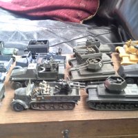 Военна техника в мащаб-танкове, самолети, оръдия, камиони..., снимка 7 - Колекции - 39955366