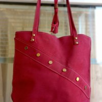 Червена дамска чанта, снимка 1 - Чанти - 38369247