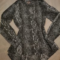 Дамска блуска Amazon, цвят змия, размер XS, снимка 1 - Ризи - 31063234
