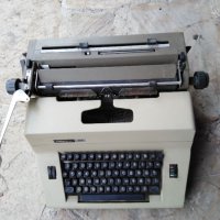 Продавам два броя пишещи машини произведени в ГДР, снимка 2 - Антикварни и старинни предмети - 31337944