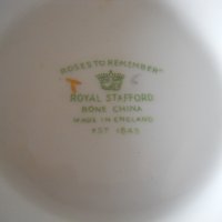 колекционерски порцеланов чайник (позлатен) - Англия, снимка 4 - Антикварни и старинни предмети - 39999465