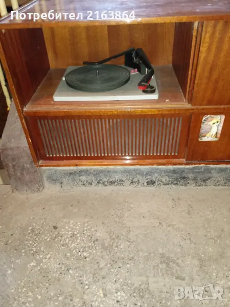 Ретро радиограмофон ЛИРА 68, снимка 1