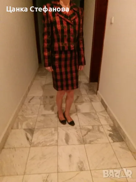 Дизайнерски дамски костюм., снимка 1