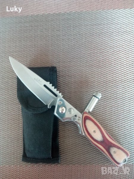 Продавам стилeн , красив ,автоматичен,сгъваем,за оцеляване нож+фенерче+калъф--USA., снимка 1