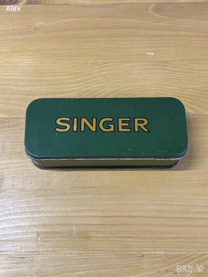 Кутия с принадлежности за шевна машина Singer, снимка 1