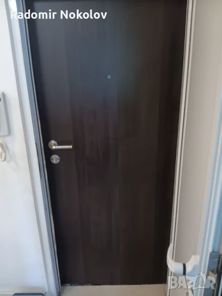 Входна врата за апартамент, снимка 1