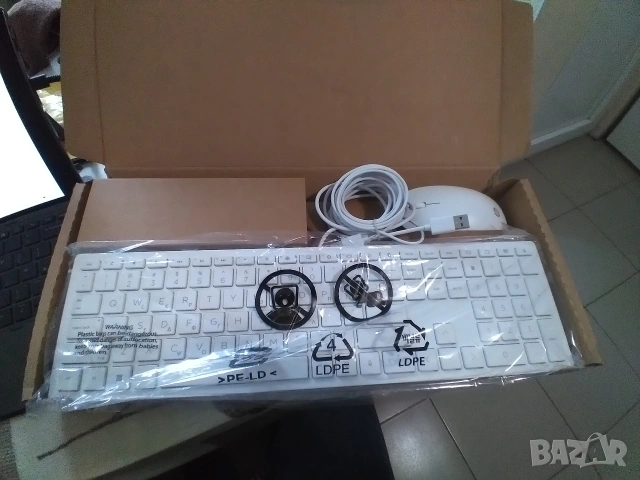 Нови, Клавиатура + мишка HP TPC-P001